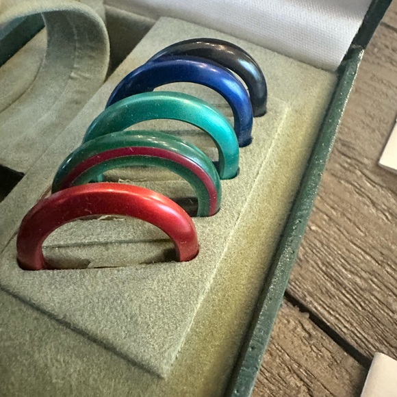 Vintage Gucci Women's Gold Watch with Colorful Bezels - Picture 3 of 6